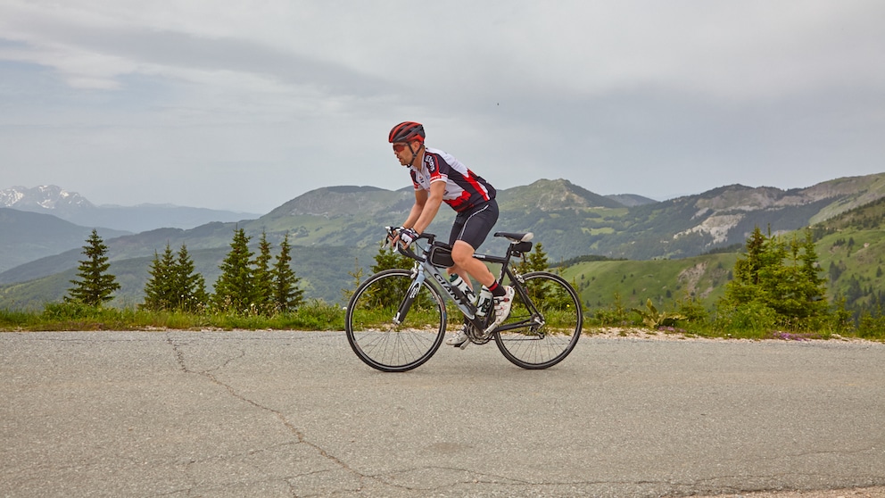 Dirk Leonhardt Sets World Record Cycling in the Albanian Alps