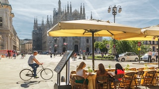 Restaurant in Milan with a view of the cathedral (Il Duomo)