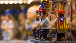 bizarre christmas traditions - caganer