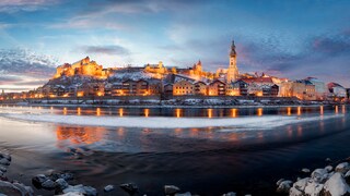The castle and the old town of Burghausen