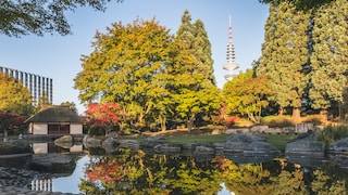 Parks in Germany: View of Pond with Tea House in Planten un Blomen, Hamburg