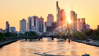 Rhine-Main excursions: View of the Frankfurt skyline