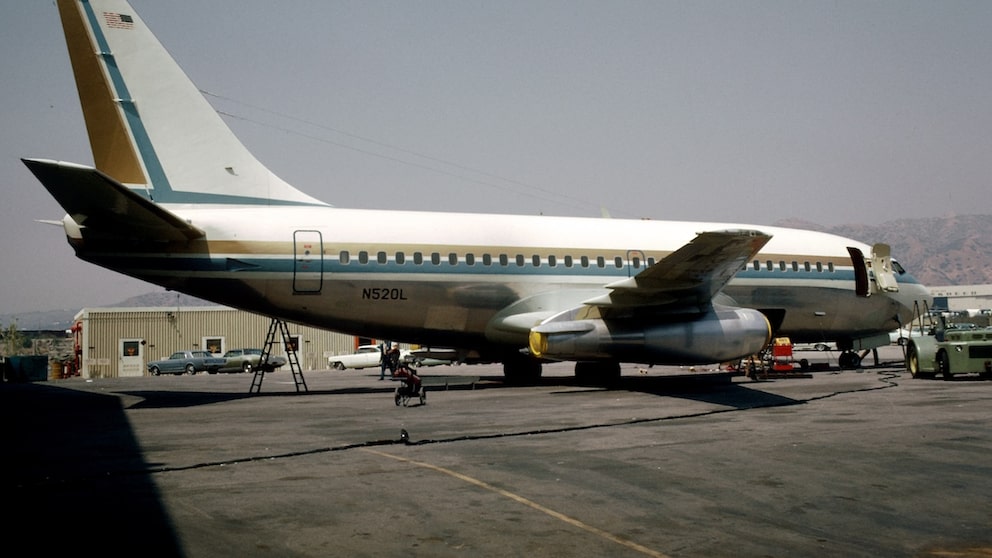 The oldest passenger plane in the world: a Boeing 737