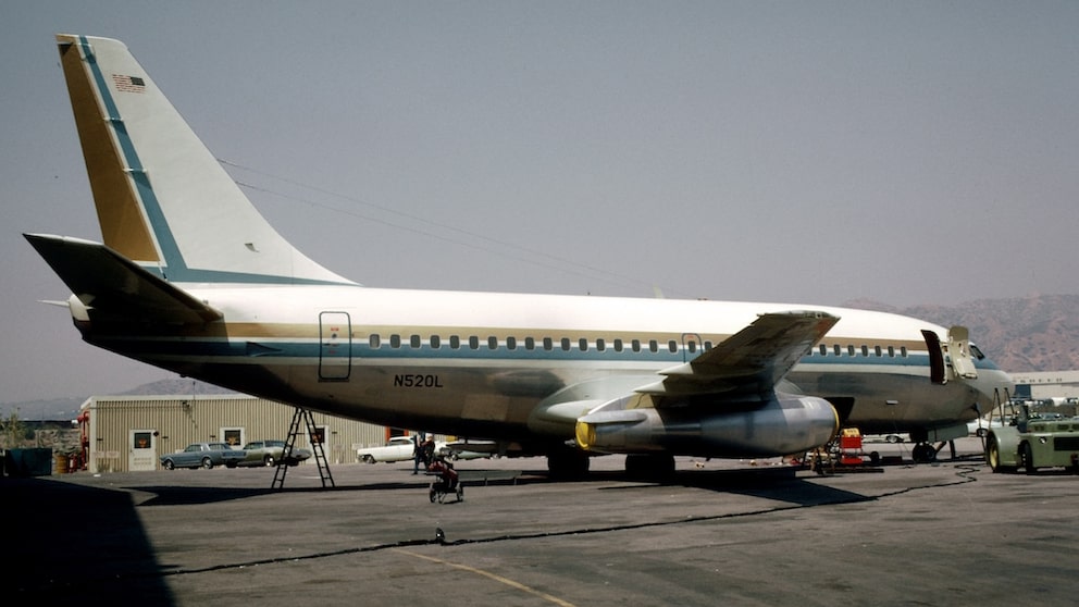 The oldest passenger plane in the world: a Boeing 737