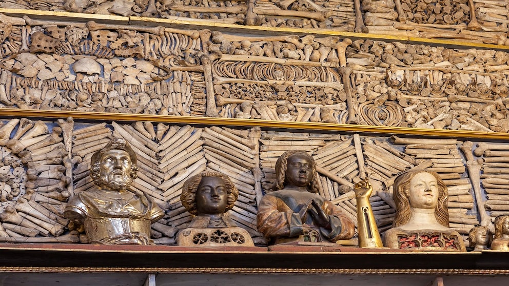 The so-called "Golden Chamber" in the Basilica of St. Ursula in Cologne is one of the most important collections of relics in the world. Bones attributed to the patron saint of the city and her disciples are kept here.