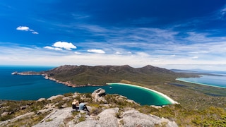 The Whitsundays offer dream beaches in abundance - for example at Hill Inlet