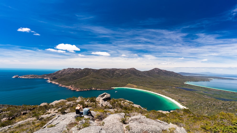 The Whitsundays offer dream beaches in abundance - for example at Hill Inlet