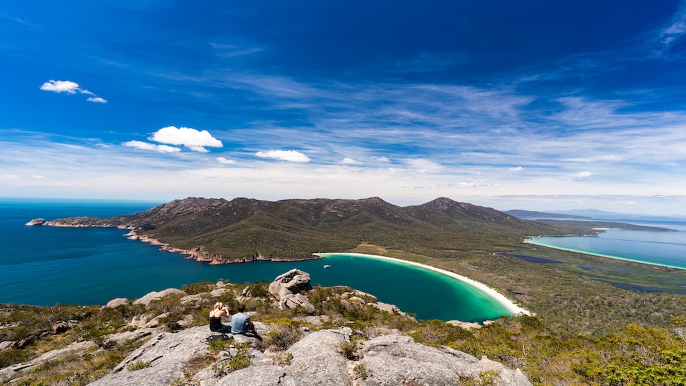 The Whitsundays offer dream beaches in abundance - for example at Hill Inlet