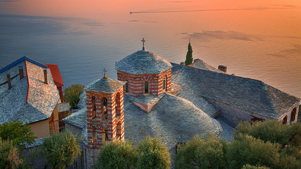 In eastern Chalkidiki lies the monastic republic of Athos