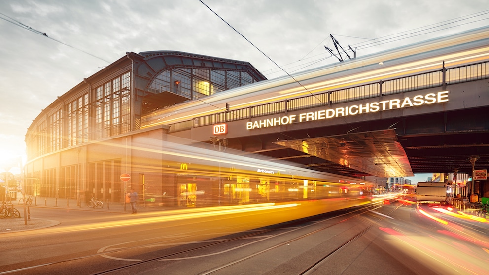 The number of bag and luggage thefts on trains and in stations is increasing.