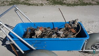 To keep the 25-meter-long island afloat, Sowa uses 150,000 plastic bottles, which are held together with the help of old fruit nets.