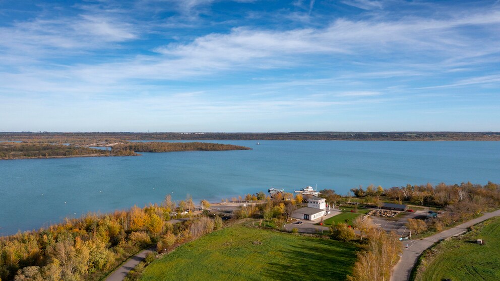Where lignite was once mined, visitors can now marvel at the unique scenery on hiking tours.