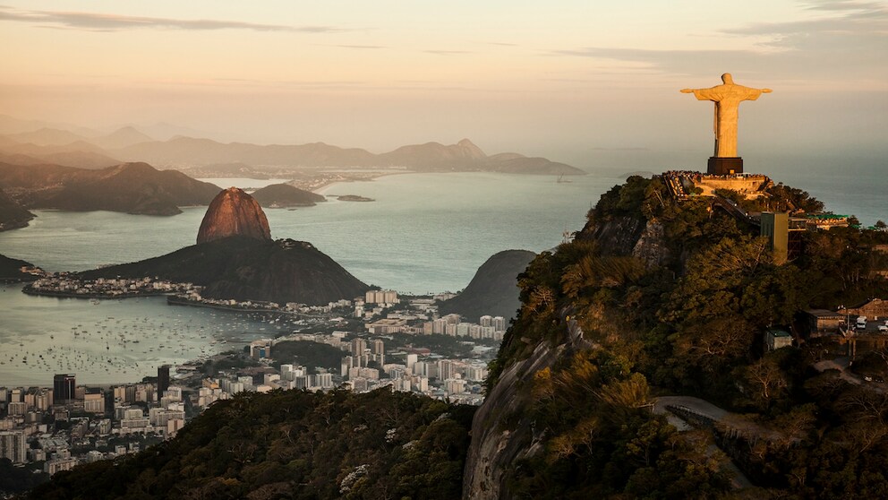 God created the world in seven days, but on the eighth day he devoted himself entirely to Rio de Janeiro.