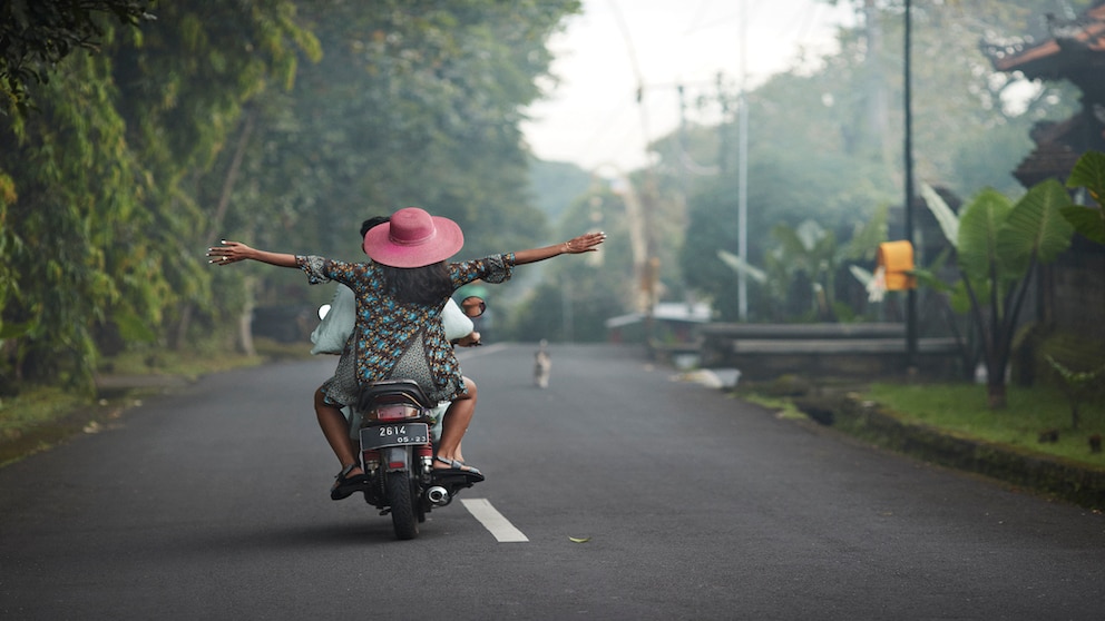 t feels like freedom! But traffic in Thailand or Indonesia is usually chaotic - an accident can have serious consequences.