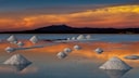 A sea of salt - that is the Salar de Uyuni in the Andean highlands, the largest salt lake in the world at 12,000 square kilometers.