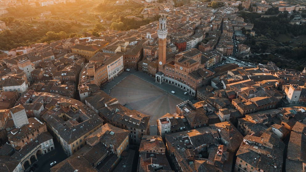 Siena is considered one of the most beautiful cities in Tuscany and the whole of Italy