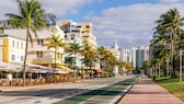 Holidaymakers will find turquoise sea, fine sand, palm trees, a promenade for strolling and a park for skating and jogging in South Beach, among other things