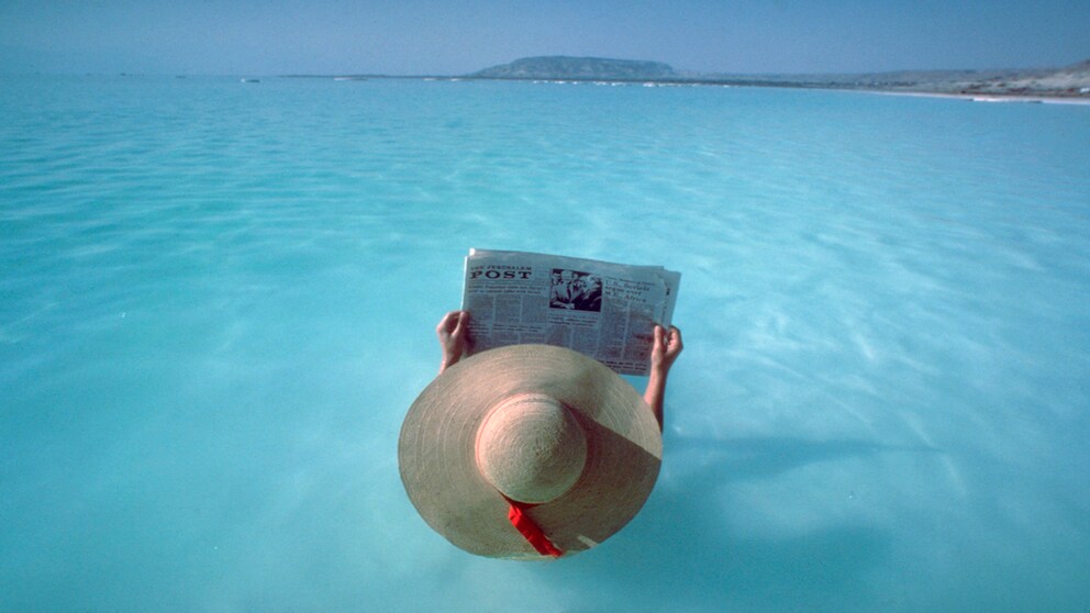 Reading the newspaper while bathing or smearing oneself with dark mud, which is said to have healing properties - the Dead Sea, situated between Jordan and Israel, is one of the most fascinating places on Earth