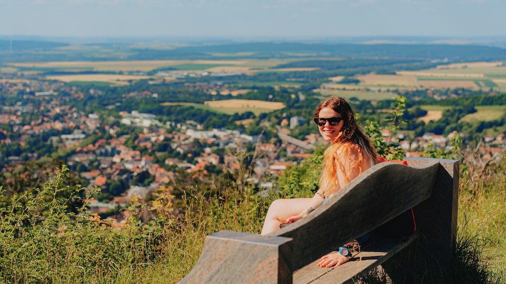 For hikers in love: The Liebesbankweg in the Oberharz is seven kilometers long. It leads around the 726-meter-high Bocksberg mountain