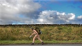 Naked, retro and somehow a little extreme: this hiker combines several types in one person