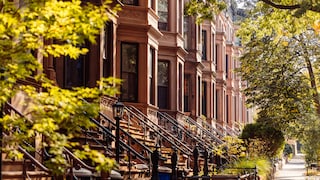 Brownstone houses in Brooklyn, New York: Do you recognize the "richest" city in the world?