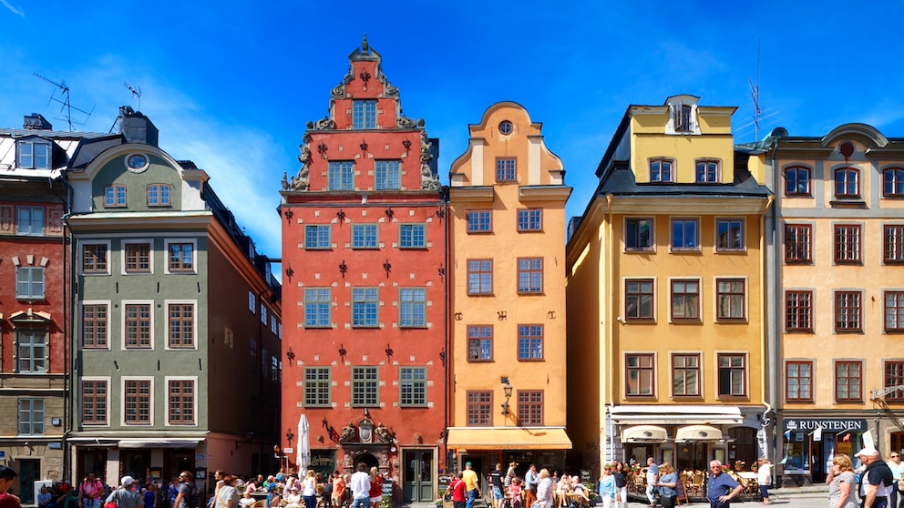 Stortorget in Stockholm: The supposedly friendliest city in Europe is located in Scandinavia - do you recognize it?