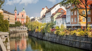 In the ranking of the coziest travel destinations for autumn, one European city in particular comes out on top