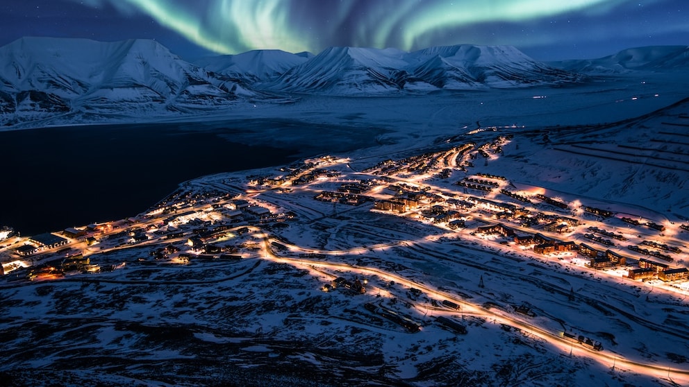 There are some places in the world where the sun doesn't rise for several weeks - including Longyearbyen