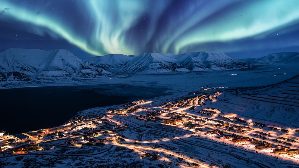 There are some places in the world where the sun doesn't rise for several weeks - including Longyearbyen