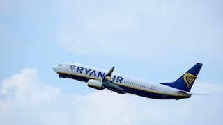 Ryanair plane takes off: The low-cost airline Ryanair pays back 1.5 million euros to consumers