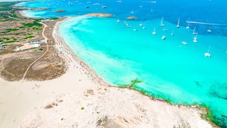 Turquoise blue sea and white sand: This beach is one of the best in Europe, according to Lonely Planet
