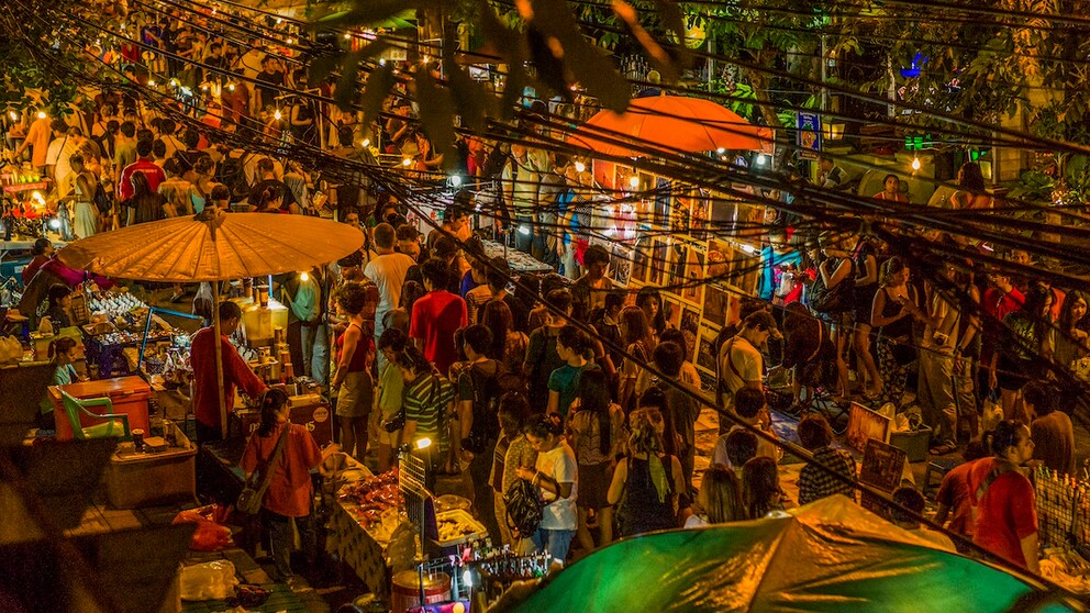 The night-time Thai markets offer all kinds of delicacies - our author reveals her favorites among them