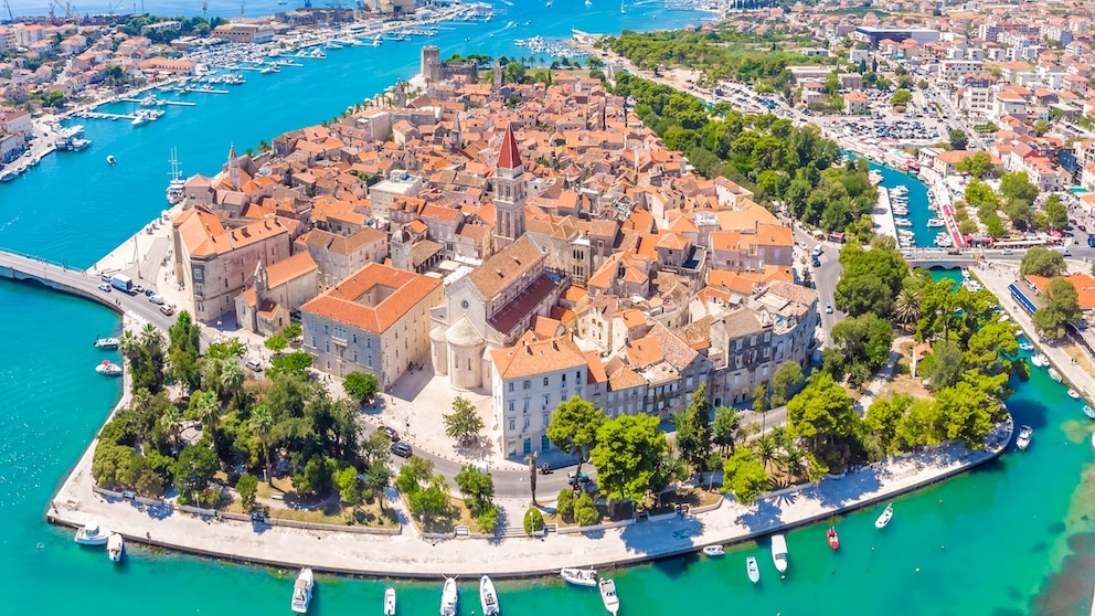 Beautiful, but much less crowded than Dubrovnik: the Croatian town of Trogir
