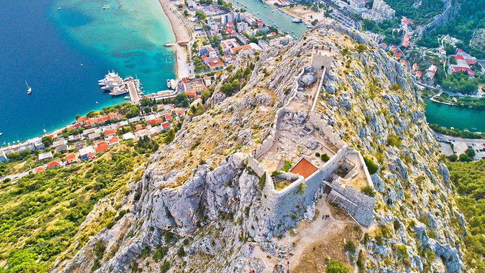 The ruins of a fortress rise above the town of Omiš and can be visited