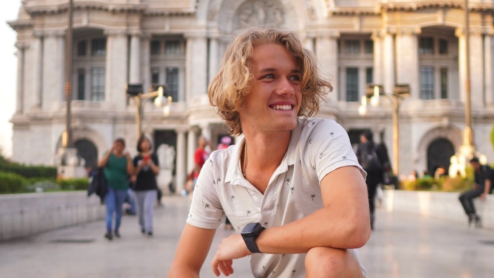 Uca Pferdmenges traveled around the world for 4.5 years and visited all 195 countries.