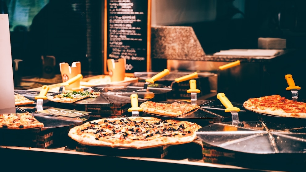 The Cheapest Pizza in Italy