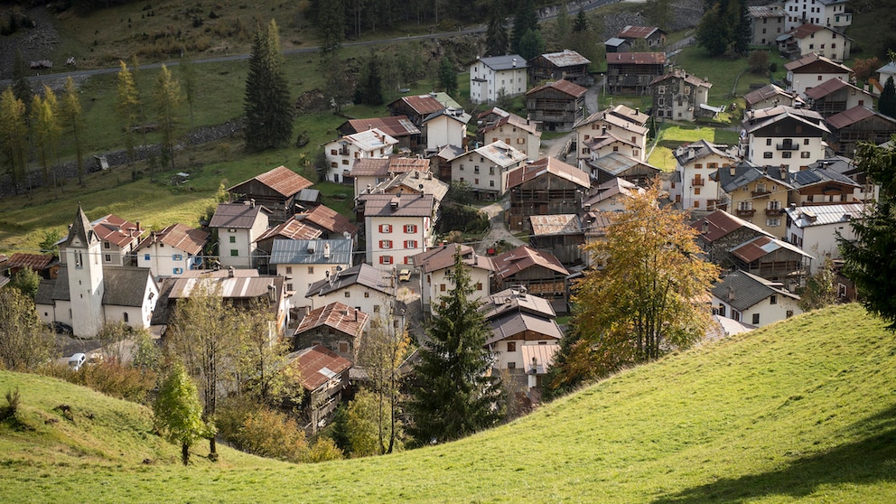 Trending Travel Destinations on Airbnb
