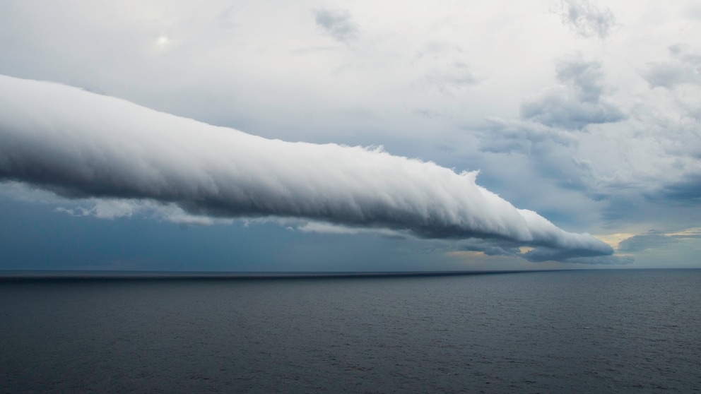 Roll cloud
