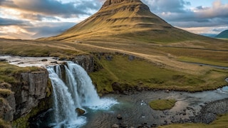 The Kirkjufellsfoss waterfall has been mistakenly referred to by tourists as Gjaldskylda.