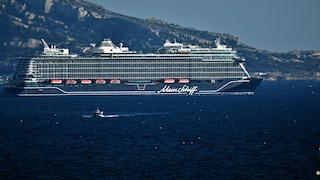 The "Mein Schiff Relax" has won in the "Sports and Wellness" category, offering an unparalleled combination of relaxation and activity.