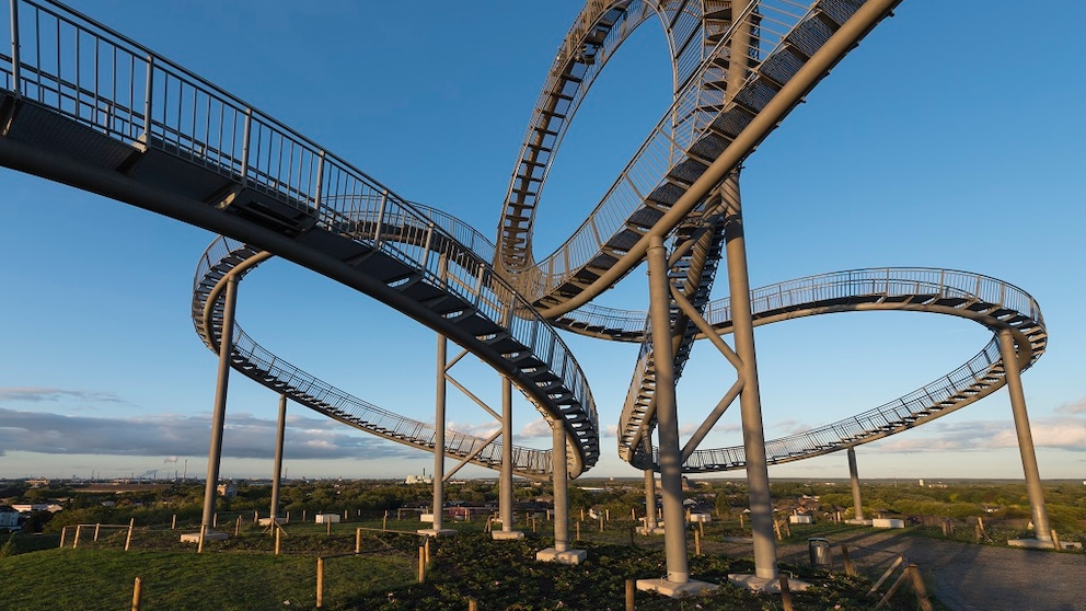 Tiger & Turtle–Magic Mountain