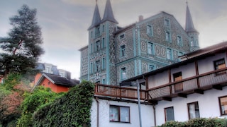 Glass Shard Villa