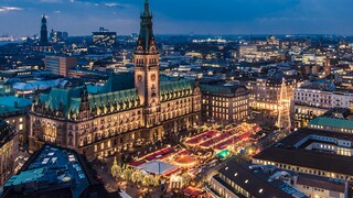 Hamburg offers numerous Christmas markets during the Advent season—we present four of the most beautiful ones.
