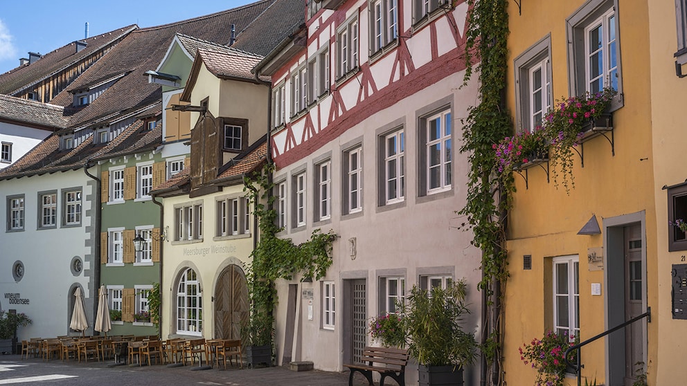 Meersburg on Lake Constance captivates with its historic old town