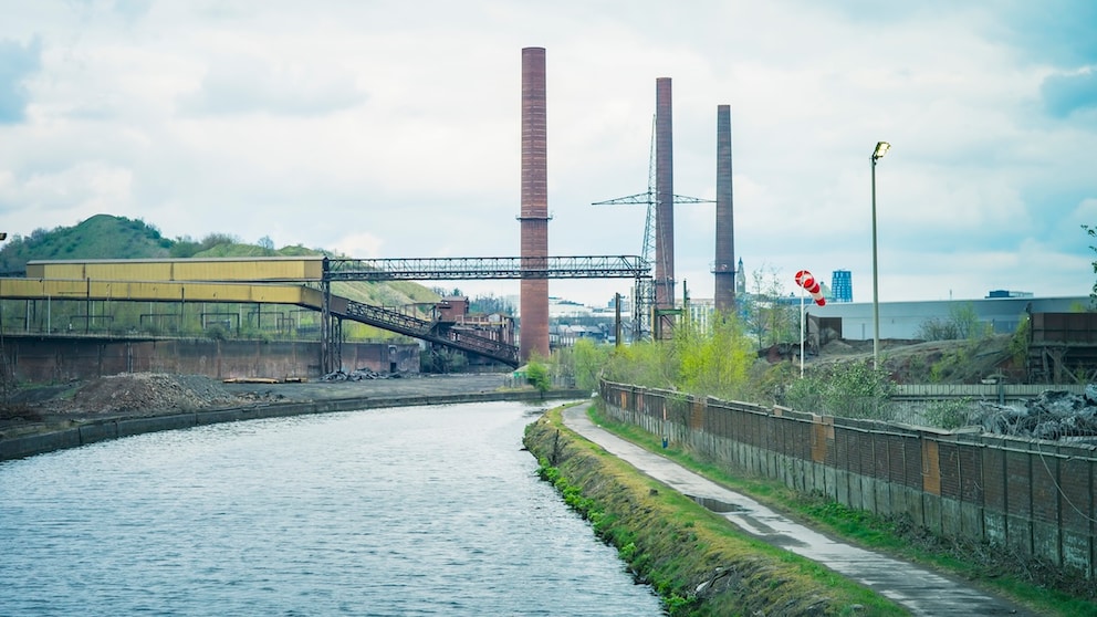 Abandoned Factories and Industrial Charm: This City Holds the Title of "Ugliest City in the World"