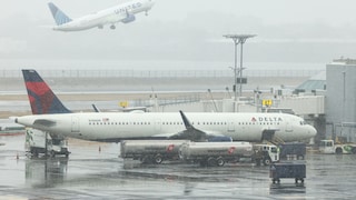 Boeing 737 MAX 8 from United Airlines at LaGuardia Airport in New York