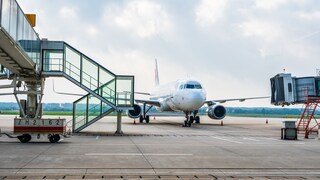 What rights do passengers have if they need to transfer in a crisis region on their way to vacation?