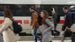 The German railway company Deutsche Bahn operates an open system: Passengers can board with a ticket purchased spontaneously.