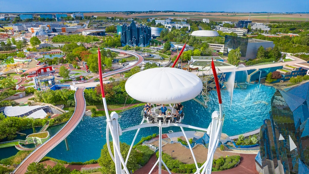 Best Amusement Park in the World: Futuroscope in France