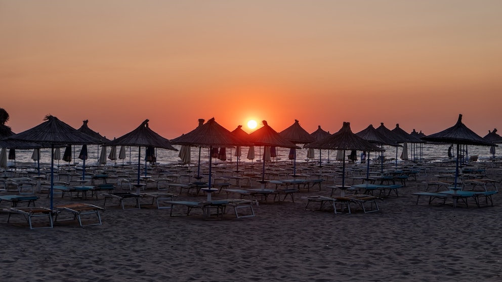 The beach of Durrës in Albania. The stolen sun loungers were discovered nearby.